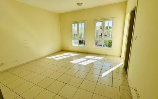 Spacious Living Villa in The Springs